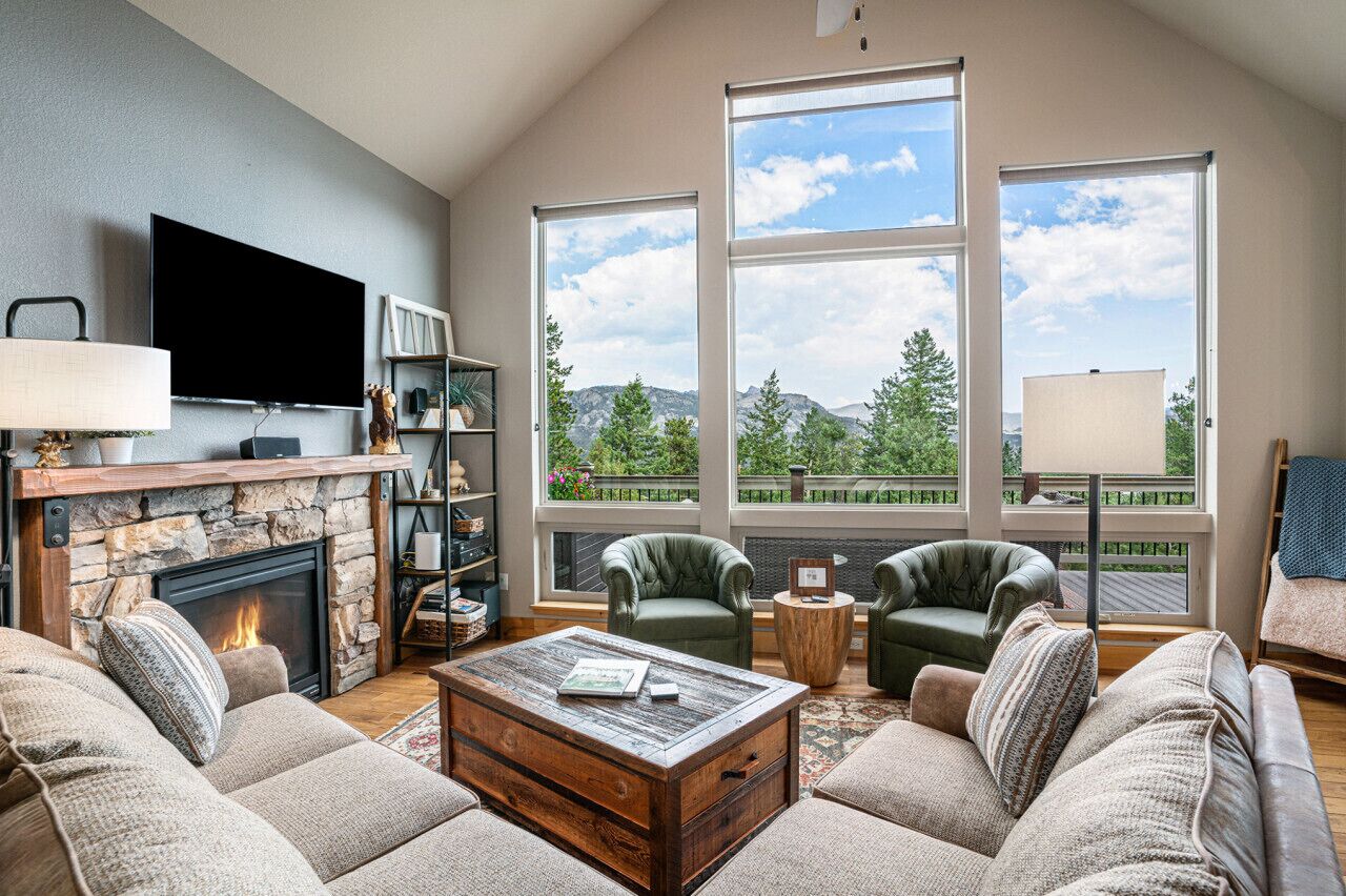 智能电视、壁炉、DVD 播放器、乒乓球