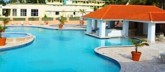 Golden Dream Villas & Studio A/B Poll View