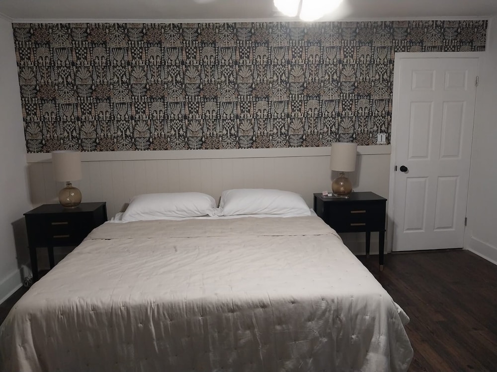 Secluded Texas oasis on 82 acres, our rustic retreat offers a private pond La Grange Vrbo