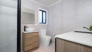 تجهيزات دش، مجففات شعر، مناشف