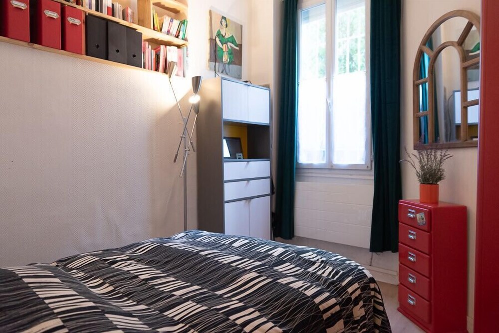 Pretty cocoon near Montparnasse Paris Vrbo