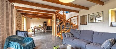 TV, DVD player, stereo, offices