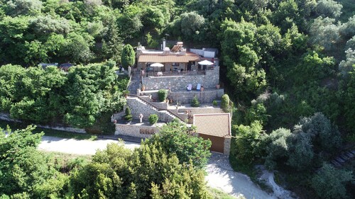 The StoneHouse -Family sized house w/ great view that combines sea & village!