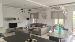 6 bedrooms, desk - Samos Home Luxury Apartments (Samos)