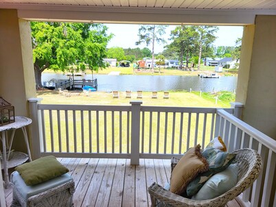 6-7 Bedrms, 4 full bath/2 half baths Lake Marion Waterfront Home  w/2025 updates