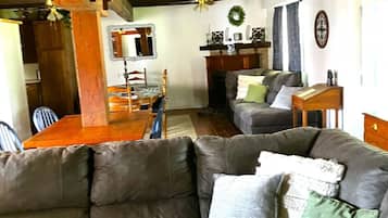 Smart TV, fireplace, table football, ping pong