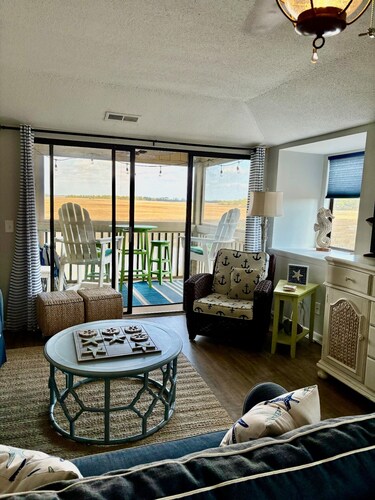Gorgeous Marsh Views, Across from the Beach
