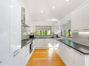 Dishwasher, cookware/dishes/utensils