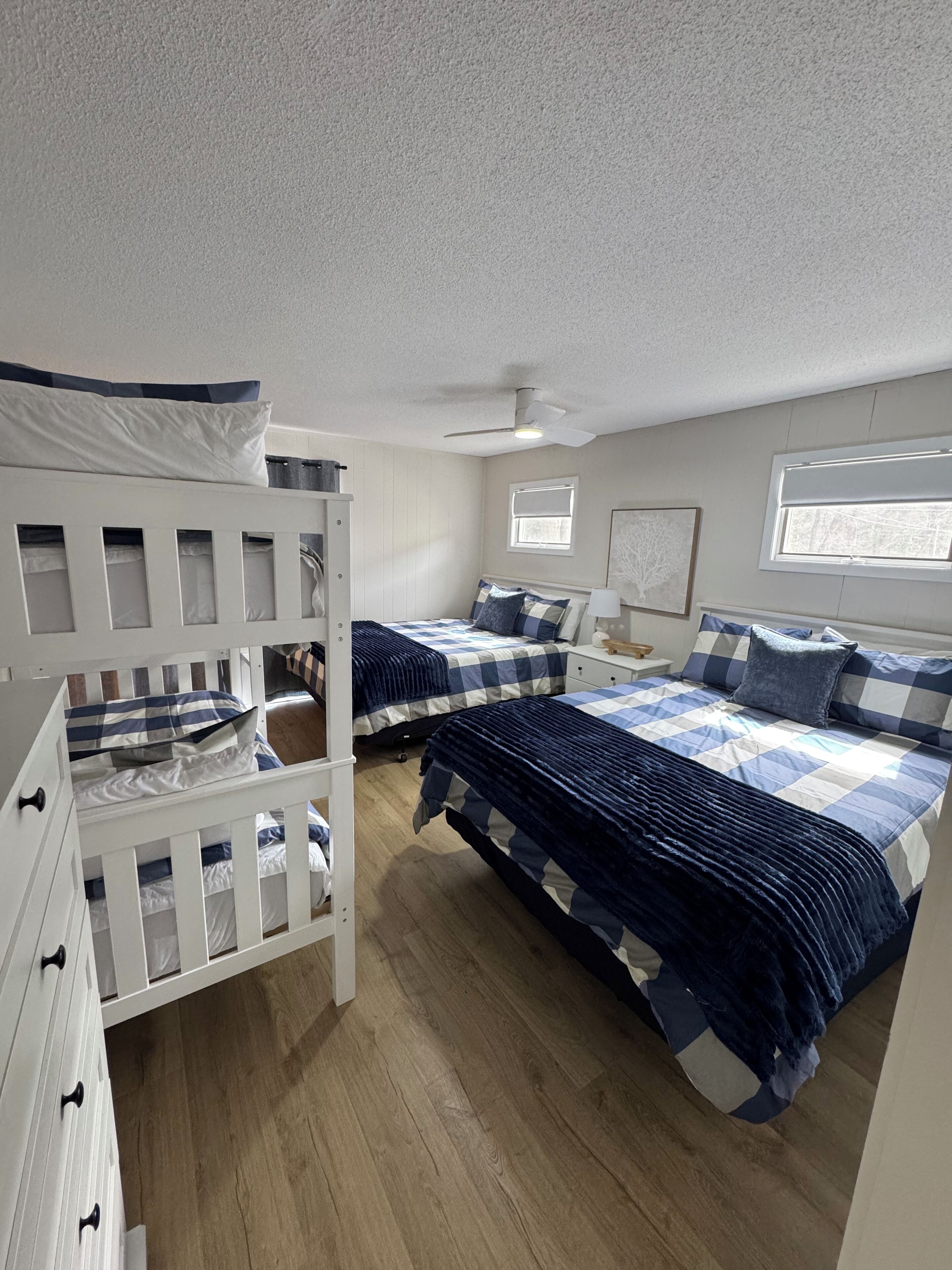 5 bedrooms, WiFi, bed sheets