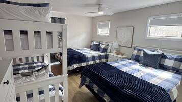 5 bedrooms, WiFi, bed sheets