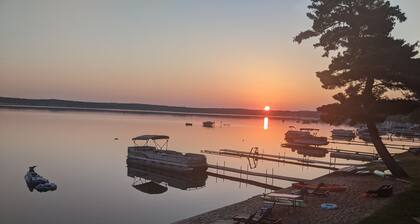 Private Beachfront on Silver Lake: Amazing Views, Pontoon Boat, Kayaks