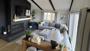 Smart TV, fireplace, video games