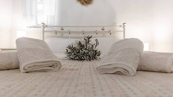 1 bedroom, desk, iron/ironing board, WiFi