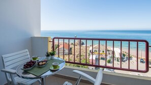 Outdoor dining - Beachfront 1 BDR Apartment With Pool by LovelyStay (Praia da Rocha)