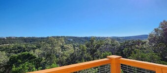 Brand new w/ gorgeous hill views- Ready to relax