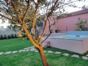 Outdoor pool - Ajuda Palace Inn Lisbon (Lisbon)