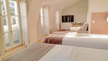 Deluxe Apartment, River View | 1 bedroom, hypo-allergenic bedding, desk, soundproofing