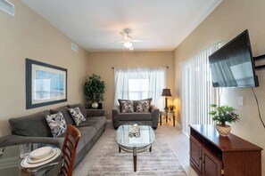 TV, video games, computer monitors, printers - 4BR Near Disney | 4 Pools, Arcade, Movie Theater (Kissimmee)