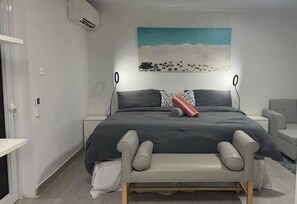 6 bedrooms, iron/ironing board, WiFi, bed sheets - Vacation Totomo Villa (Tanki leendert)