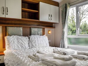3 quartos, Wi-Fi de cortesia, roupa de cama