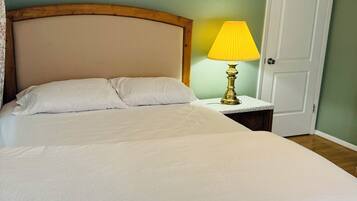 3 bedrooms, in-room safe, iron/ironing board, free WiFi