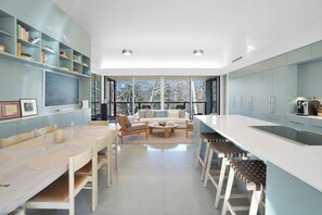 Interior - Entire home in West Tisbury, Massachusetts minutes from Lambert's Cove (West Tisbury)