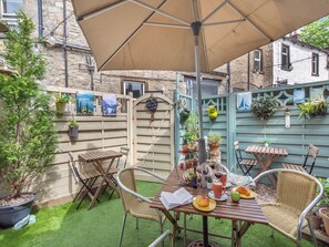 Outdoor dining - 3 bedroom accommodation in Grassington (Grassington)