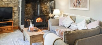 2 bedroom accommodation in East Woodburn