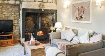 2 bedroom accommodation in East Woodburn