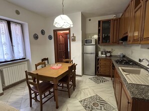 Stovetop, cookware/dishes/utensils, dining tables - Dora Apartment central location near best beaches (Monterosso al Mare)