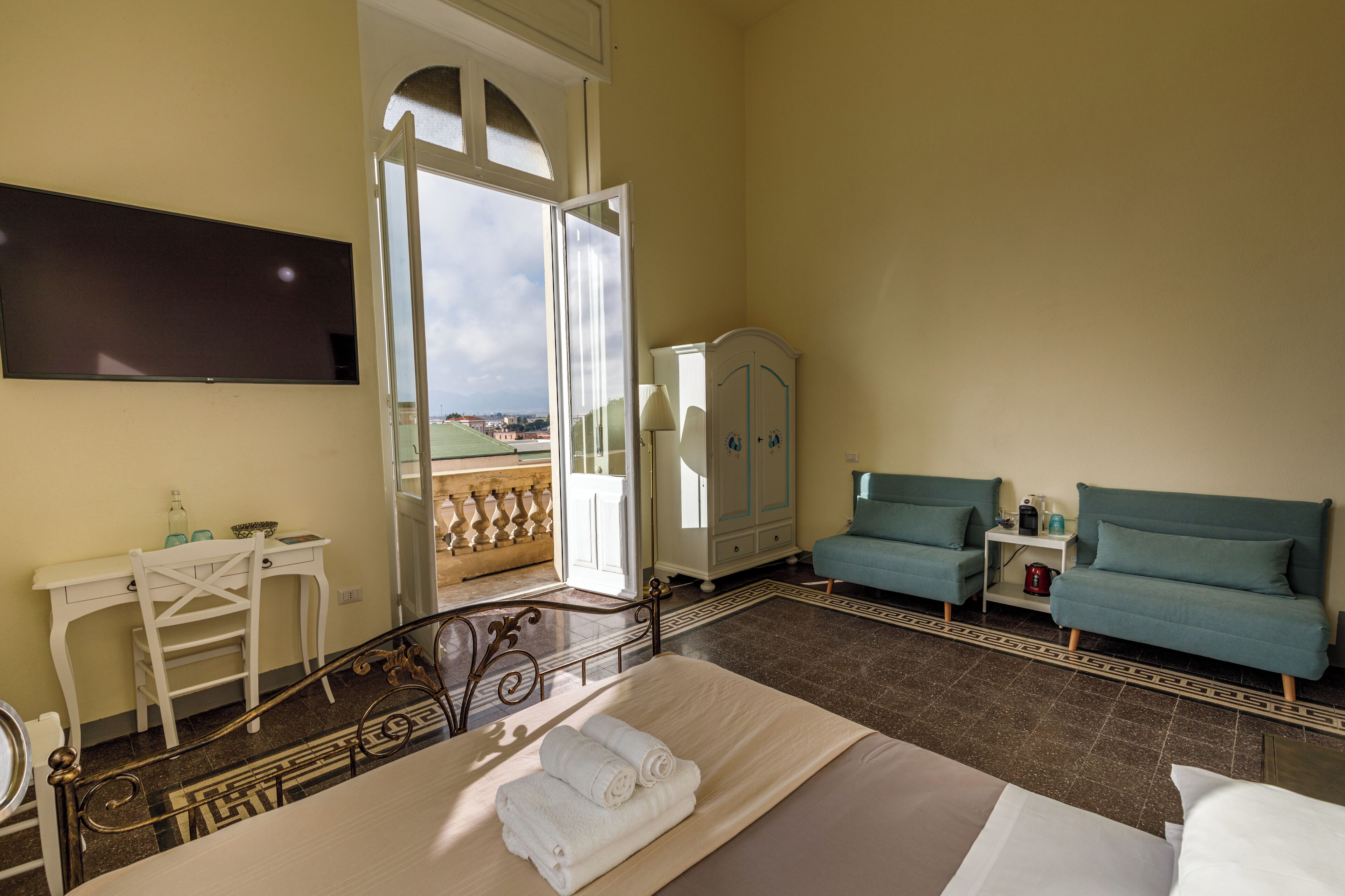 Photo - Onlyrooms IV - Sea View & Free Parking