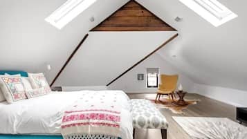 1 chambre, coffre-fort, bureau, fer et planche à repasser