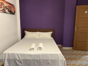 Standard Apartment, 3 Bedrooms | Free WiFi - VENICE NIGHT 25 DOUBLE ROOM  A (Mestre)