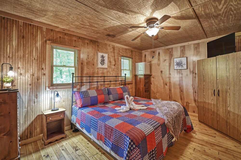 No Sec Deposit Location, Charming, Dollywood Pets OK! Pigeon Vrbo