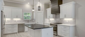 ¡Experimente Kemah con lujo! Hermosa casa nueva de 3 habitaciones y 3,5 baños