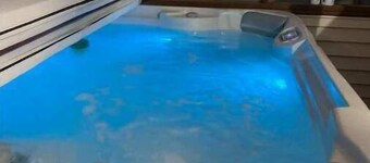 Sweet Haven-Hot Tub-Near Airport-King Beds-Sunsets