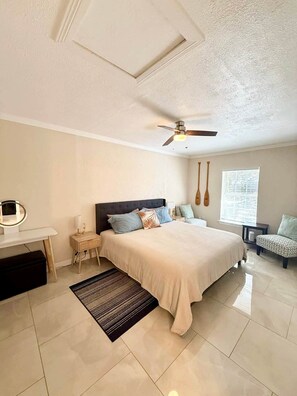 4 bedrooms, desk, free WiFi, bed sheets