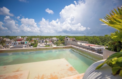 Nuée Hotel & Beach Club