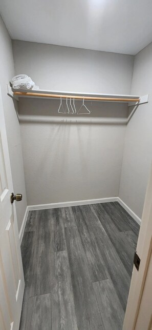 Interior - Bay House 4 bedroom 3 full bath

 (Orange)