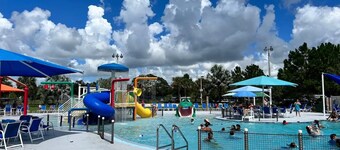 2BR Home near Clearwater Beach with Free Parking, Wi-Fi & Firepit