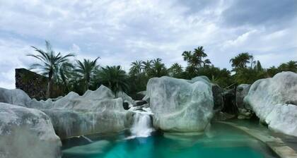 Destino Hotel & Hot Springs Day Pass