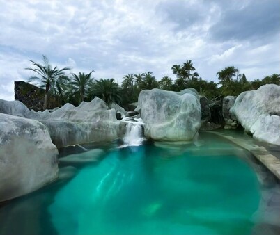 Destino Hotel & Hot Springs Day Pass 