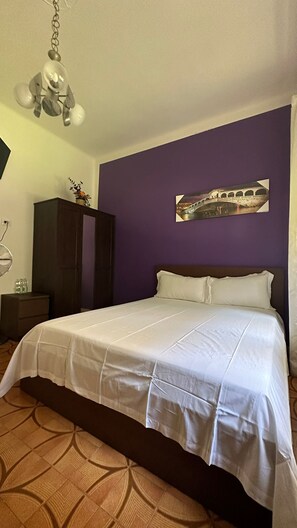 1 bedroom, free WiFi, bed sheets - VENICE NIGHT 25 DOUBLE ROOM C (Mestre)