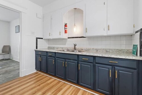 Entire apt near Olmstead park, zoo, UB & 2 Hosp.