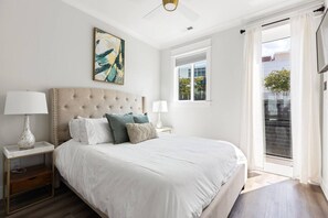 2 habitaciones, escritorio, tabla de planchar con plancha y wifi gratis
