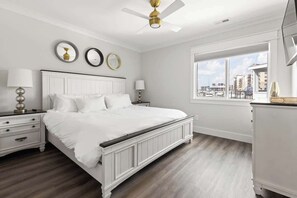 2 habitaciones, escritorio, tabla de planchar con plancha y wifi gratis