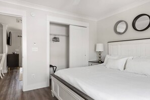 2 bedrooms, desk, iron/ironing board, free WiFi