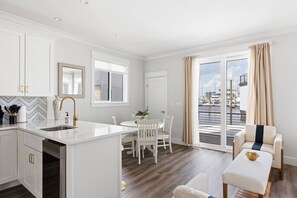 Interior - Adrift @ The Cove Riverwalk Villas (Wilmington)