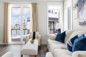 Smart TV - Adrift @ The Cove Riverwalk Villas (Wilmington)