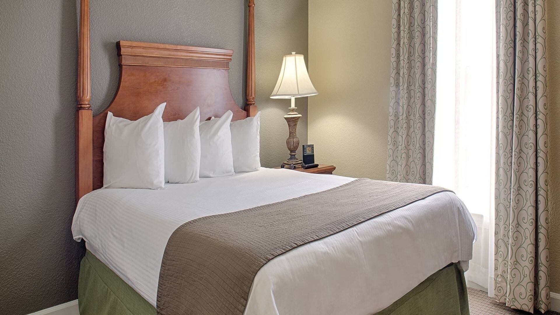1 bedroom, in-room safe, iron/ironing board, free WiFi